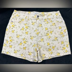 NWOT Judy Blue floral print denim shorts sz XL